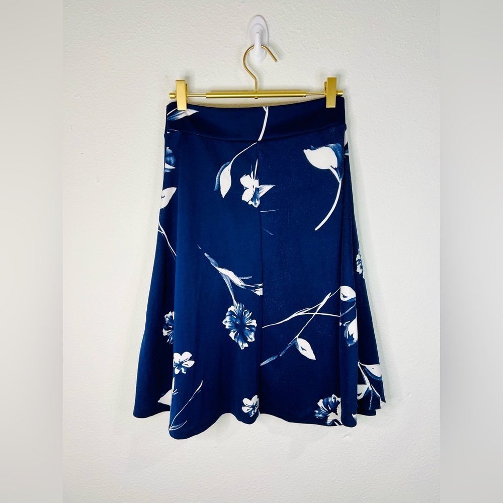 See You Monday Women’s Blue Floral Pleated Skirt Size Medium Elegant & Feminine - Picture 8 of 12